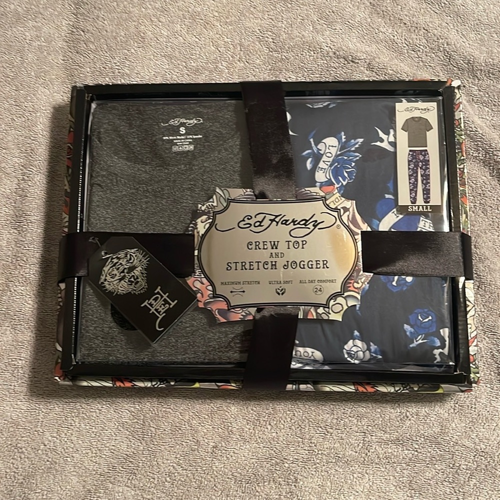 New Ed Hardy crew top and stretch jogger set S